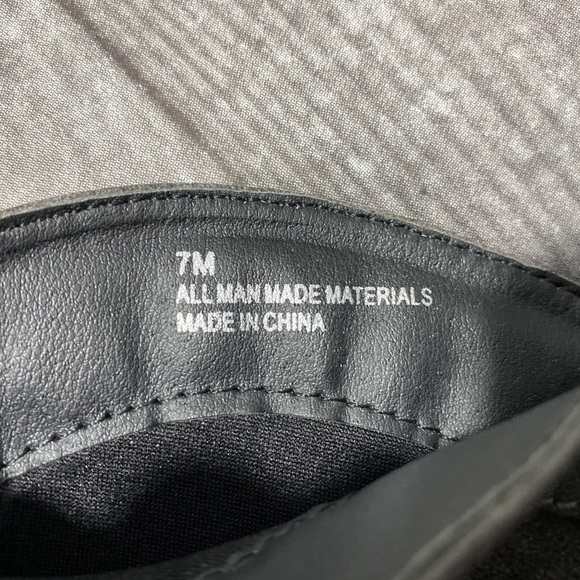 ⭐️Mo Mo grey distressed harness boots - Picture 9 of 9